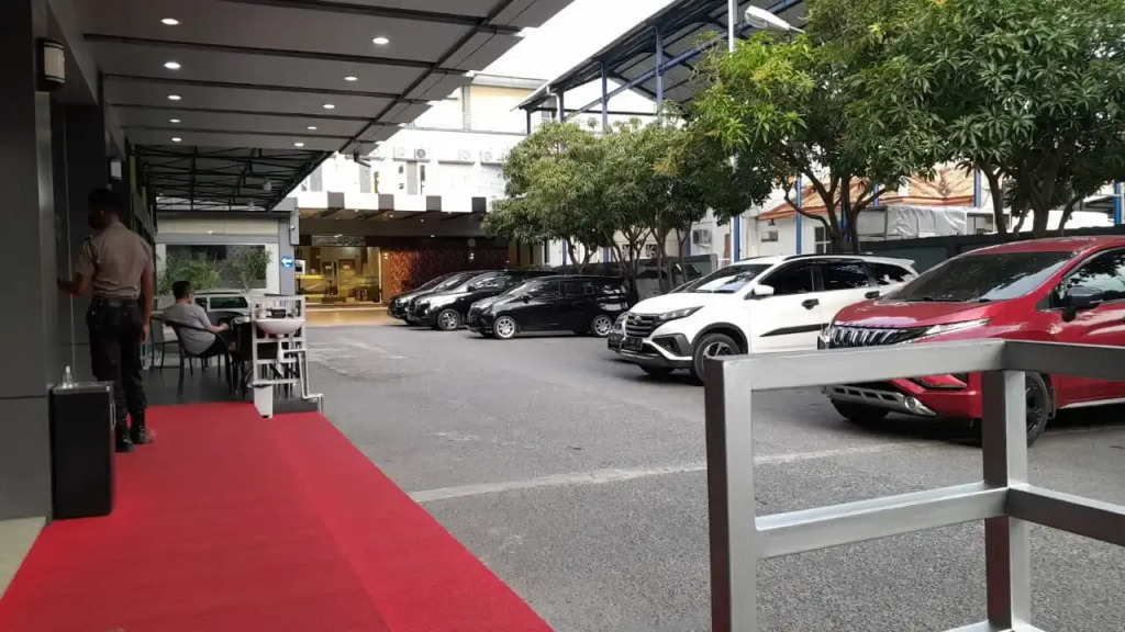 Hip Hope Hotel