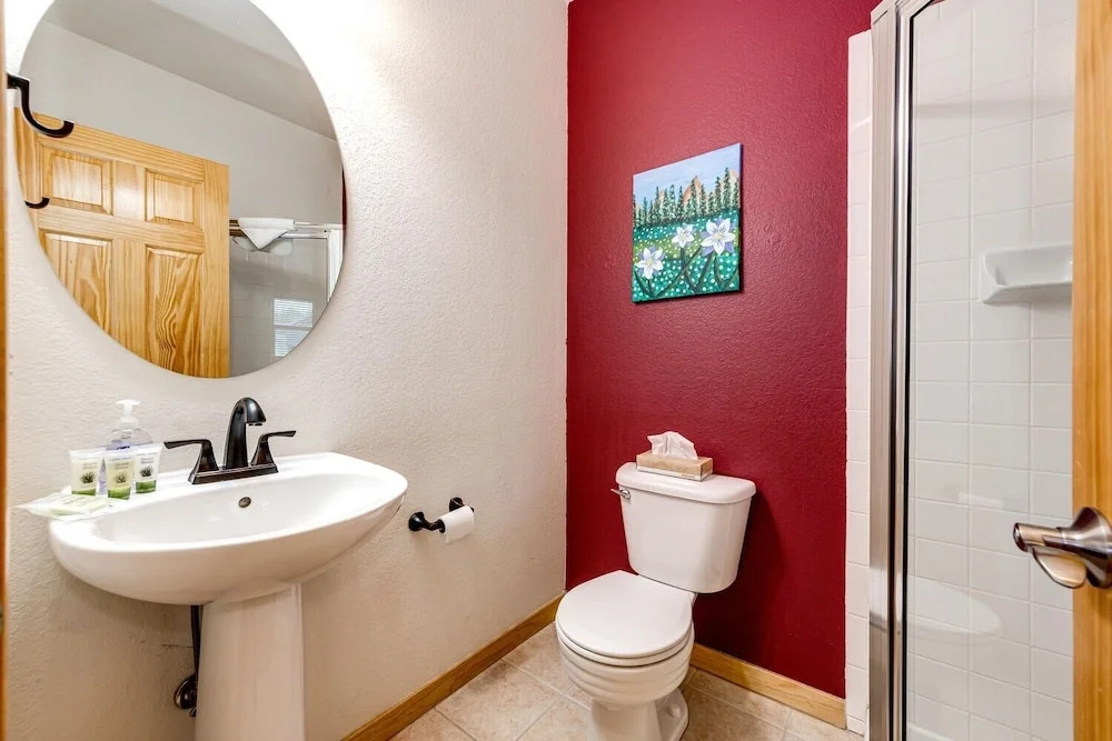 97A Exceptional Views, 4 BR, Central Location