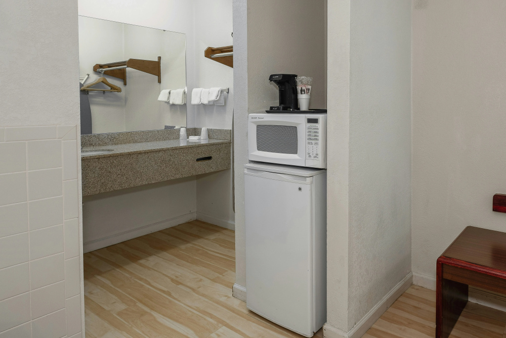 Red Roof Inn & Suites Rome