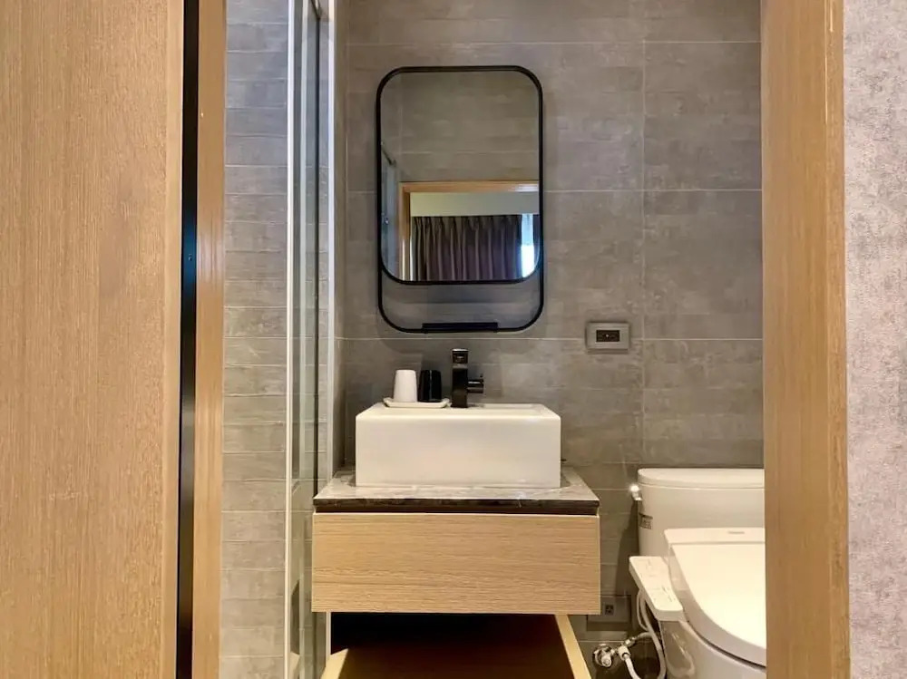 Two Easy Inn