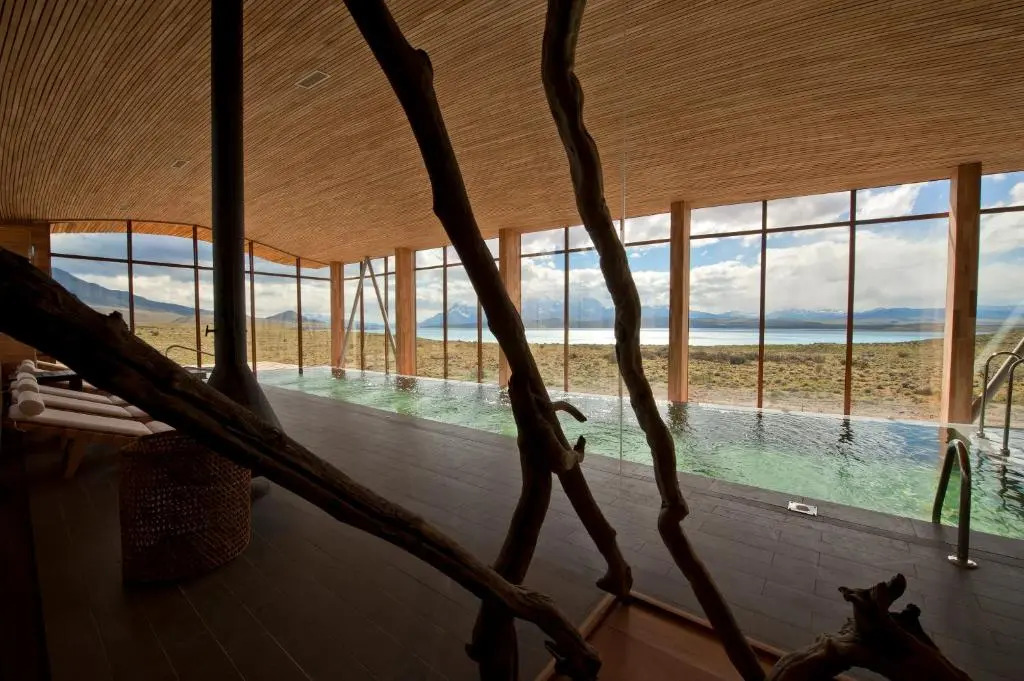 Tierra Patagonia, Beckons