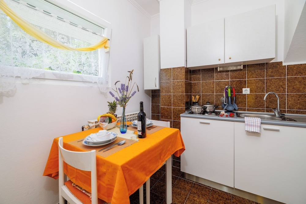 Apartments Mirjana T