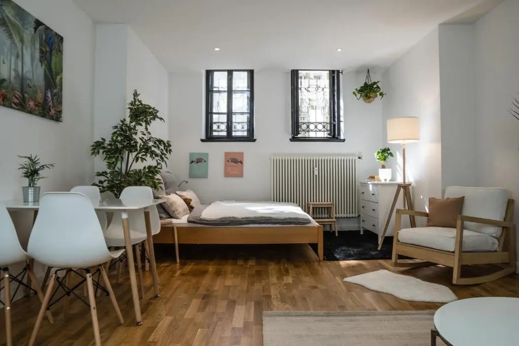 FULL HOUSE Studios - The Jungle Apartment - NETFLIX, WiFi inkl