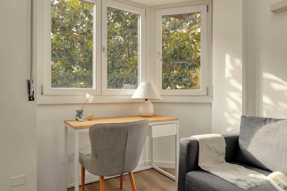 JOIVY Cosy Studio with Balcony