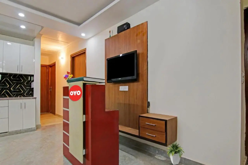 OYO Flagship 70115 King Stay