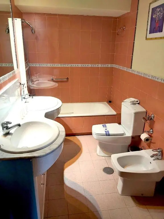 Plaza Andalucía Edificio Enebro 4-6 pax