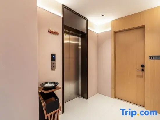 Jiamei Wanyue Hotel (Nanning Sanjie Liangxiang Chaoyang Metro Station Branch)