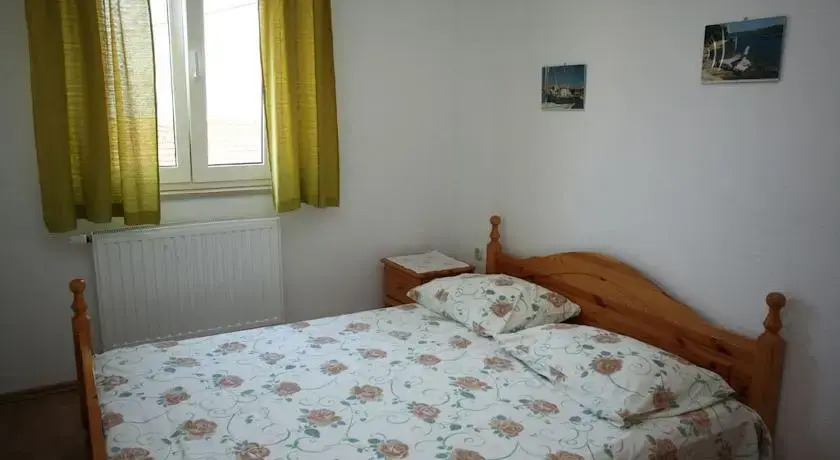 Apartments Jakšić