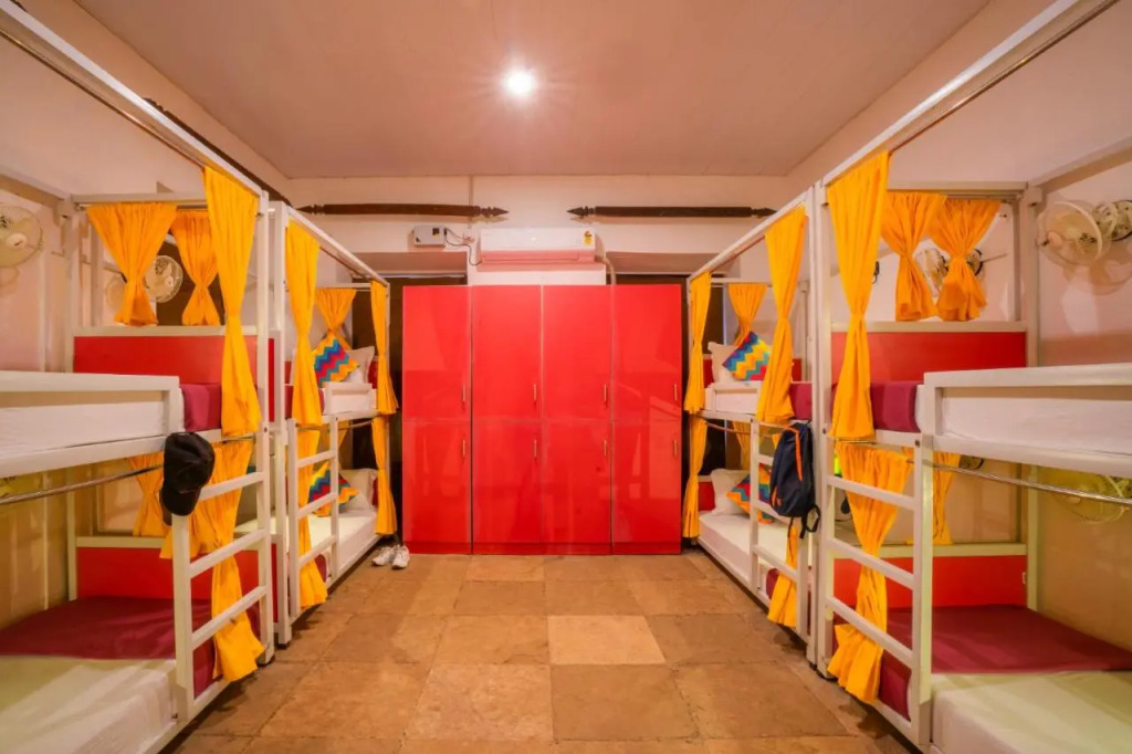 Gostops Goa, Calangute - Rooms & Dorms