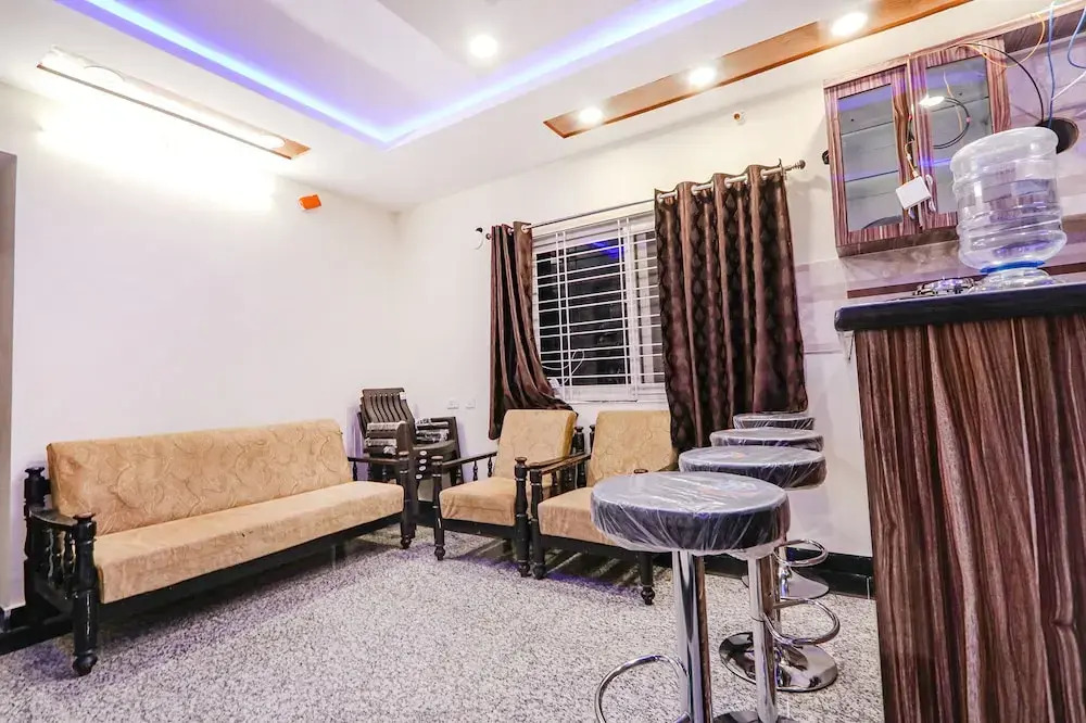 FabHotel Eminent Suites Banjara Hills - Nr LV Prasad EYE Institute