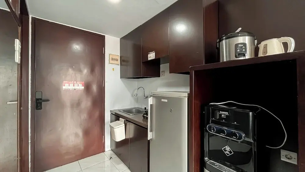 Homey Studio At Sahid Metropolitan Apartment