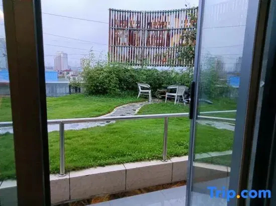 Minquan Baidu Business Hotel