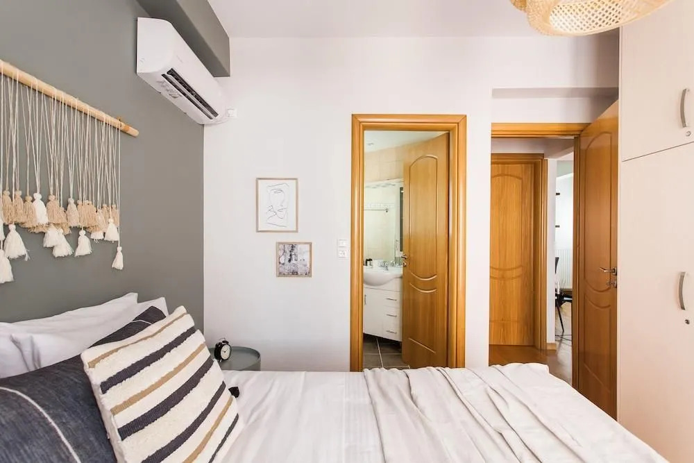 UPSTREET Delightful 1BD Apt in Plaka