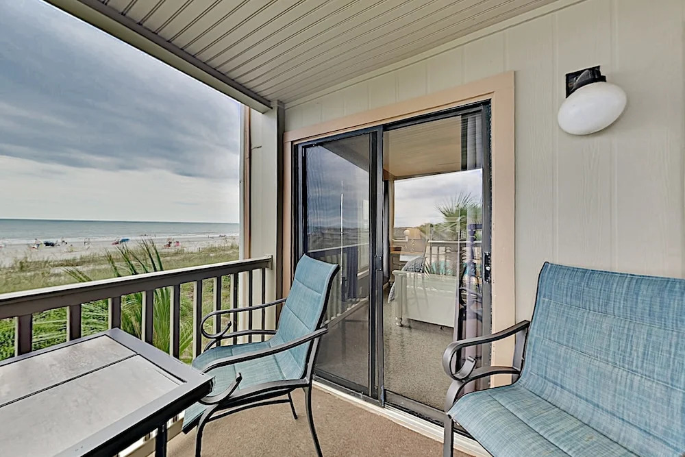 Lovely Surfside Shores Gem: Beach Access & Pool 2 Bedroom Condo