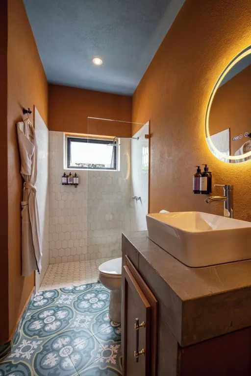 Vibrant 3Bed Villa - A Deco Retreat