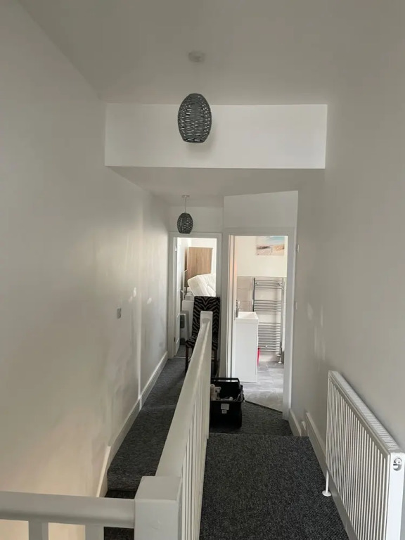 House Sleeps 6 With Parking