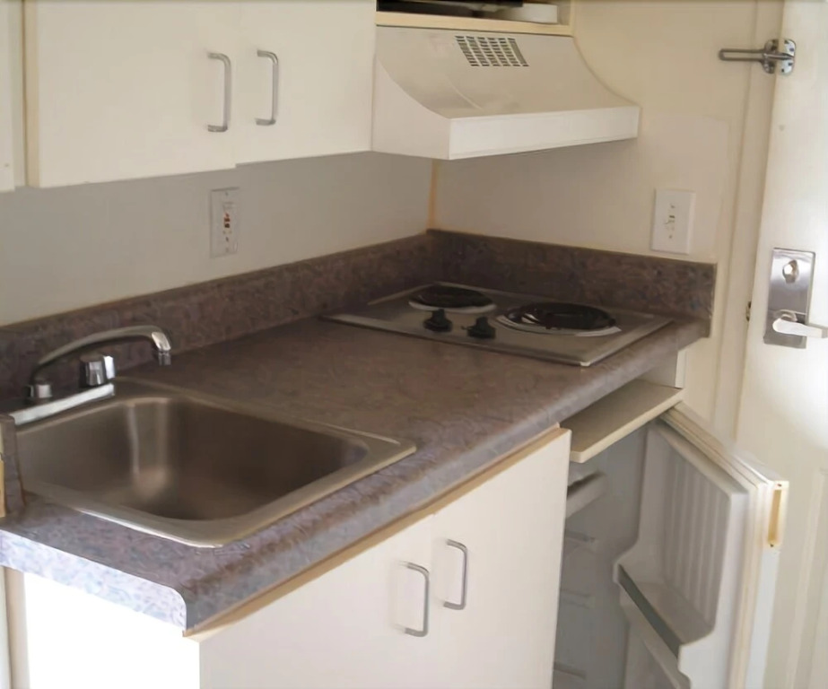 Budgetel Inn & Suites