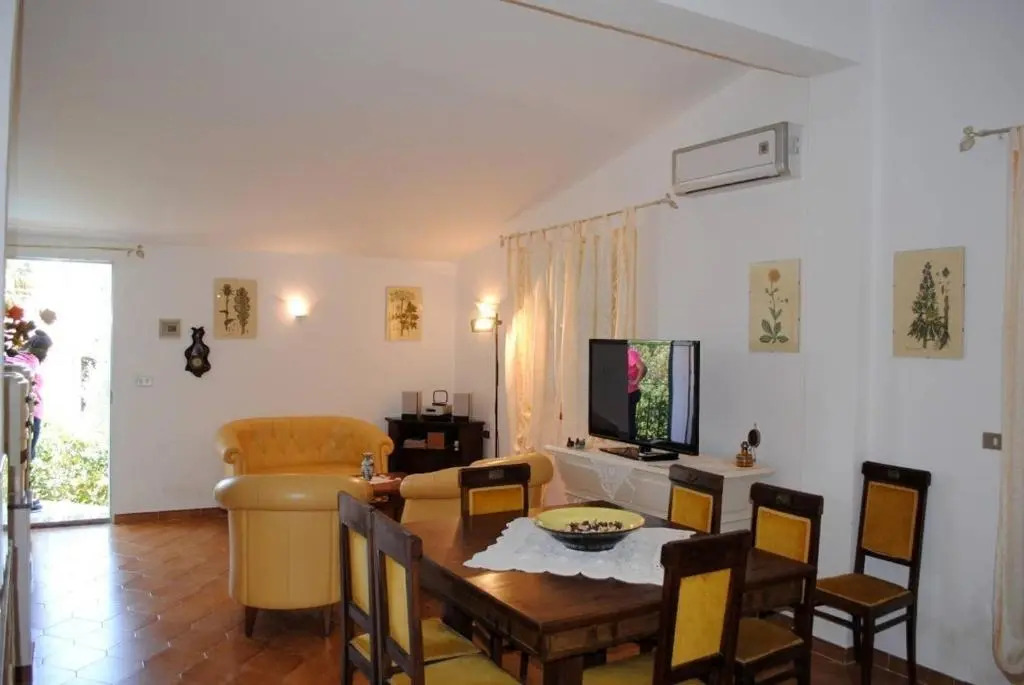 Apartment in villa Mede 1st floor - Swimming pool - Exclusive - wi-fi