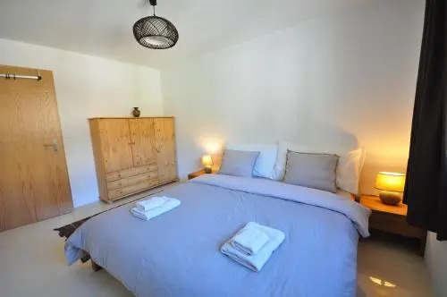 Family Frame Apartment