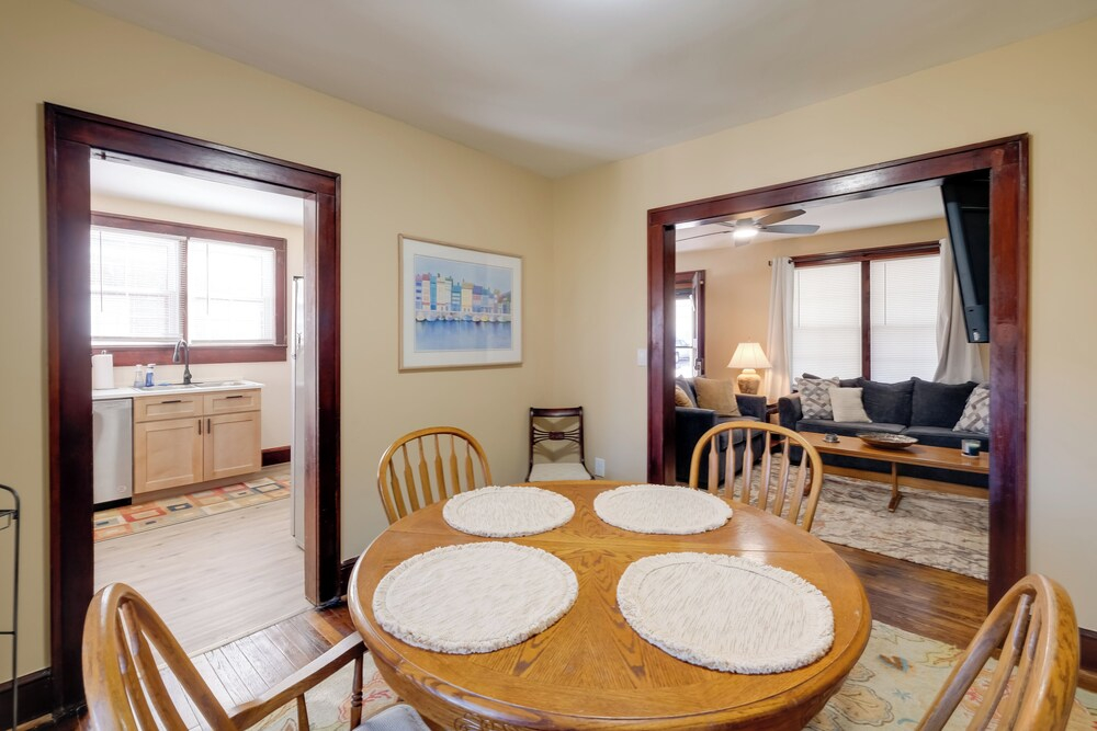 Walk to Main St & Campus! Dtwn Radford Home