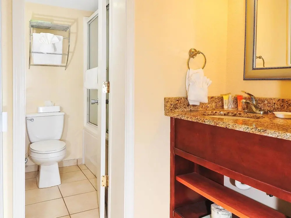 Best Western PLUS - Grand Stand Inn & Suites
