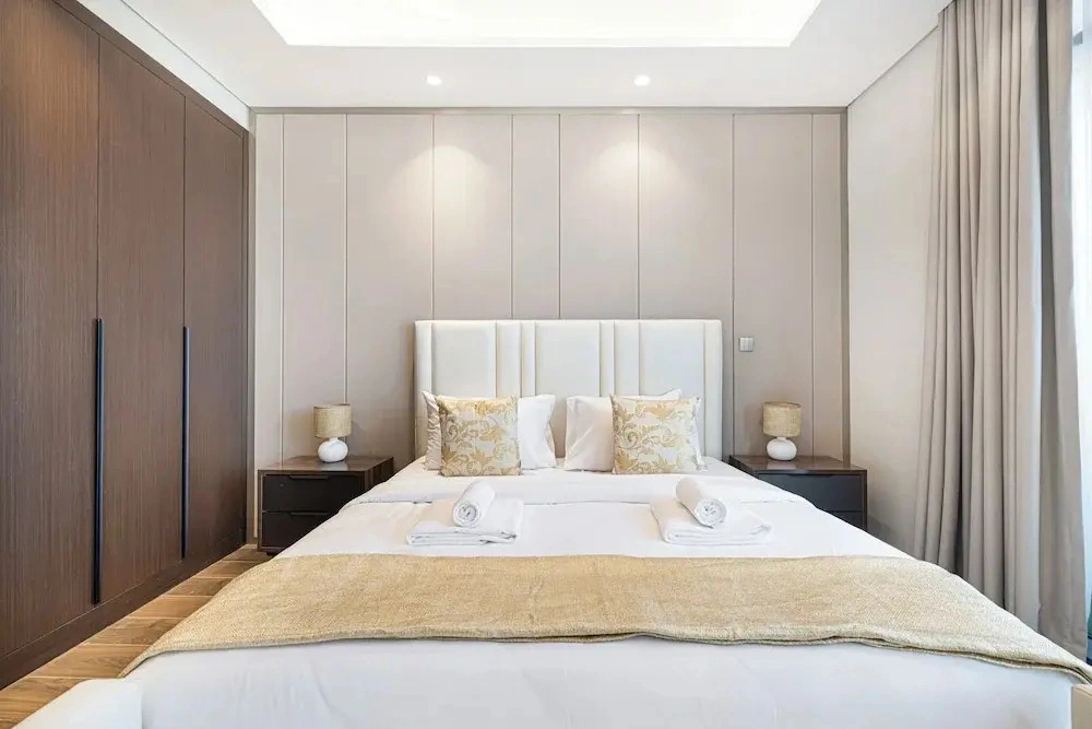 Nobles Suites by Hostiva - City View