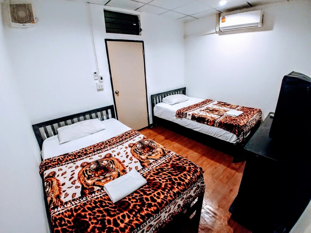 Zuzu Hostel