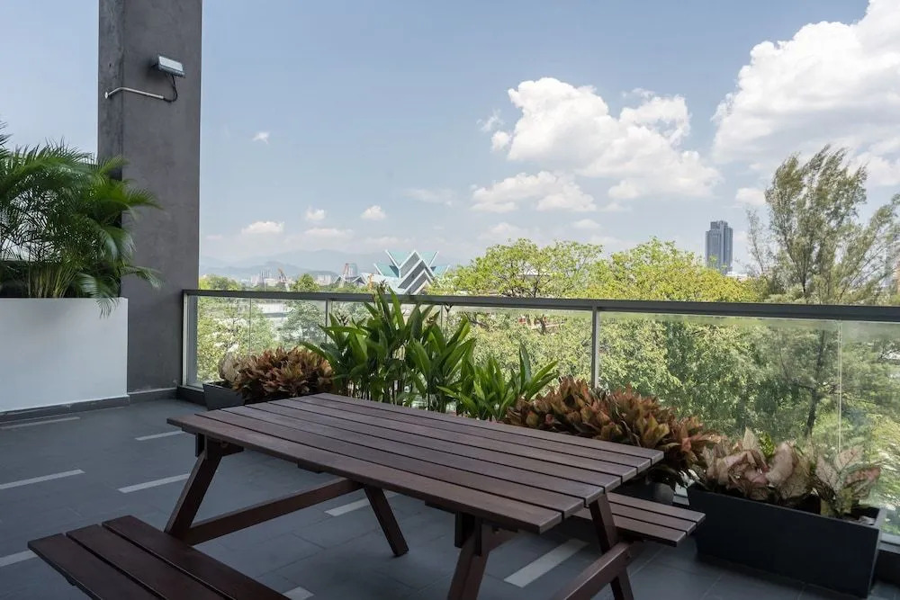 Oyo Home 790 Premium 2Br Vue Residences
