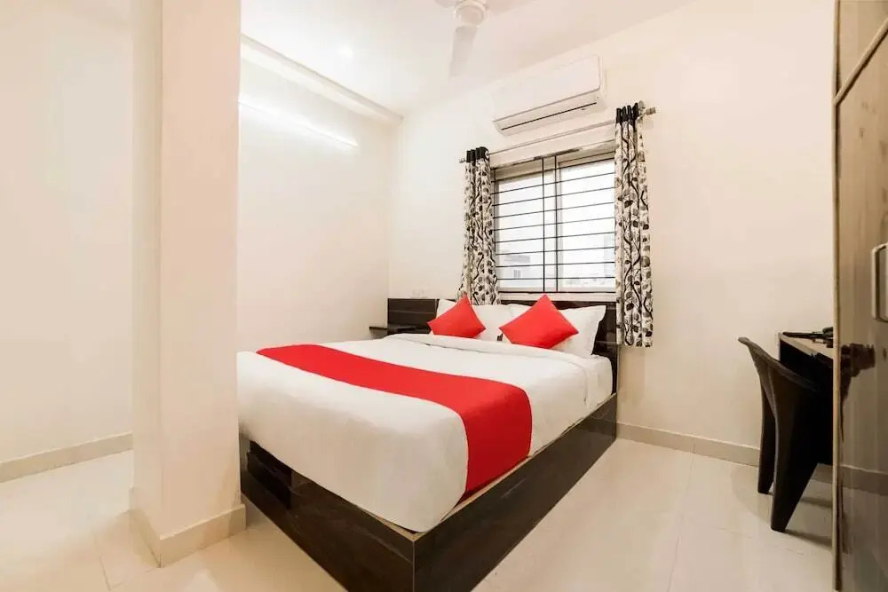 Lucky Hotels by OYO Rooms