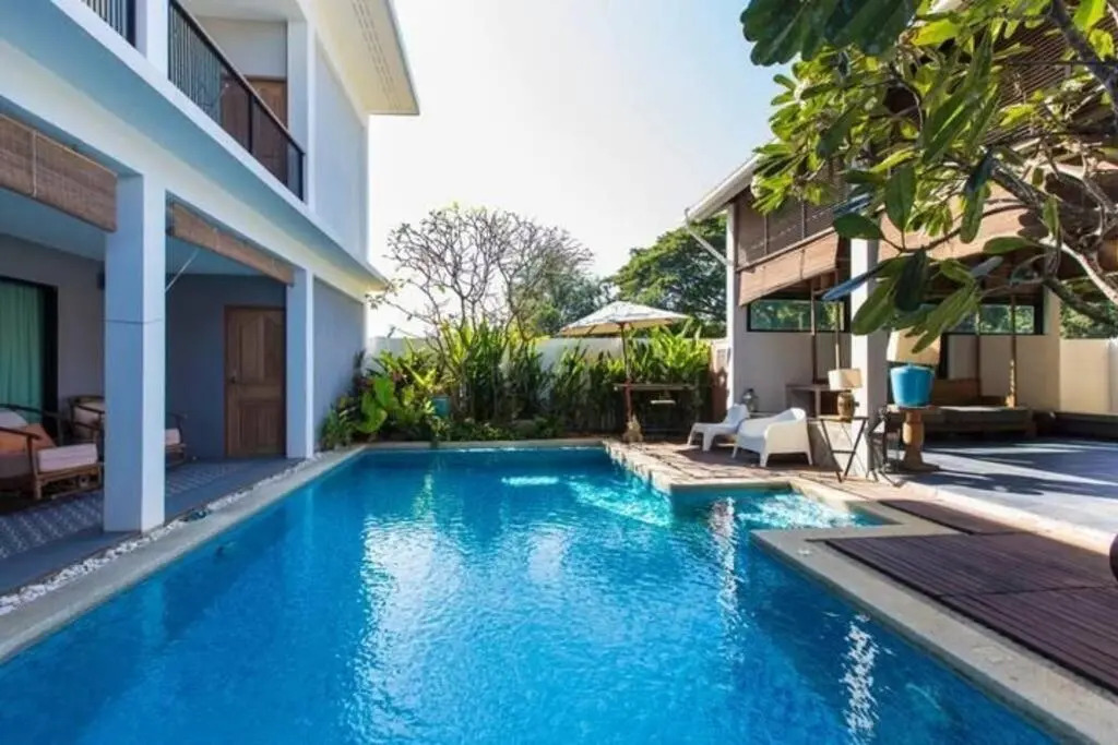 ChiangMai清迈 cozy pool Villa 8rooms