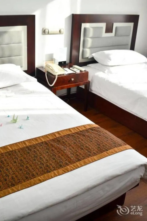 Qianyuan Jingyang (Eastern King) Hotel