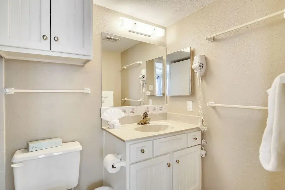 Seascape 2201 - 2 Br Condo