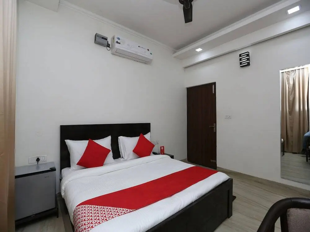 The Destiny Inn by OYO Rooms