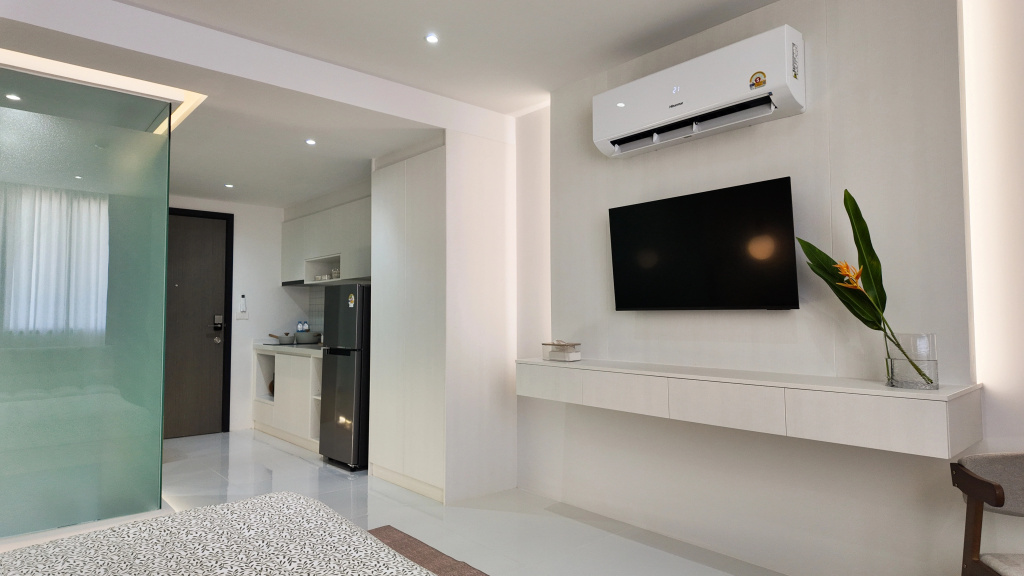 Квартира Casa Olive Phuket at Nai Harn beach