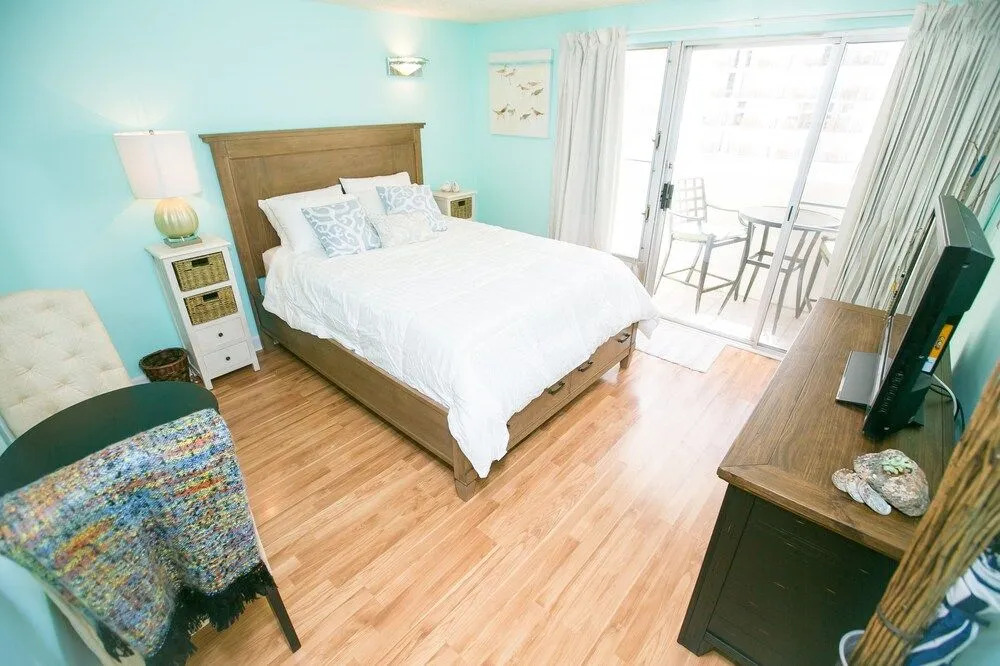 Charming Kuhio Village Studio
