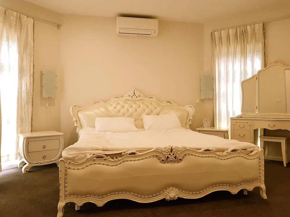 Signature Townhouse in Doncaster