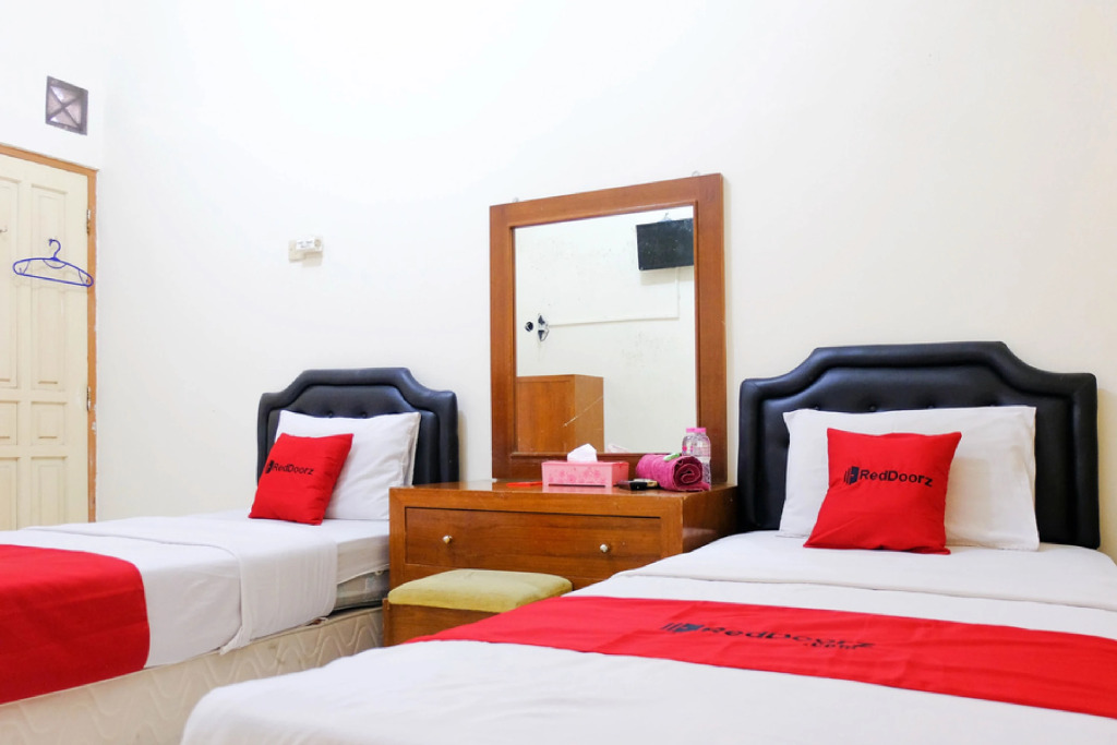 RedDoorz near Universitas Kristen Satya Wacana
