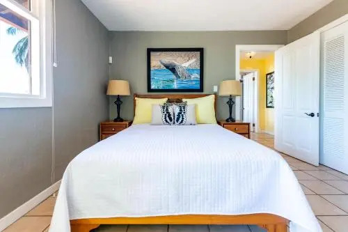 Luxury 4-bedroom home a short walk from the beach