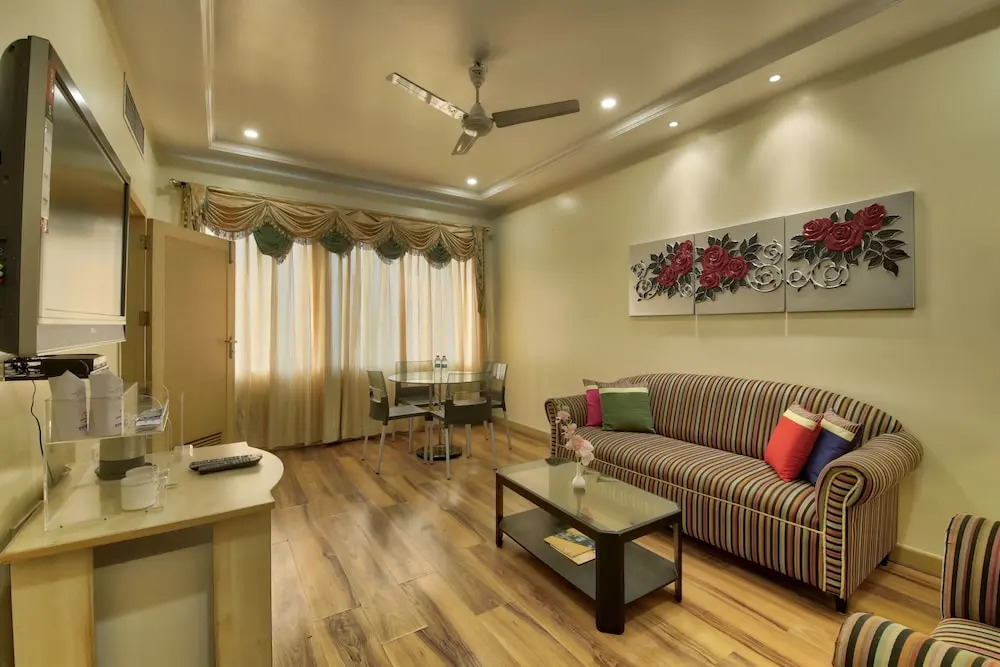 World Choice Vishwaratna Prestige Hotel