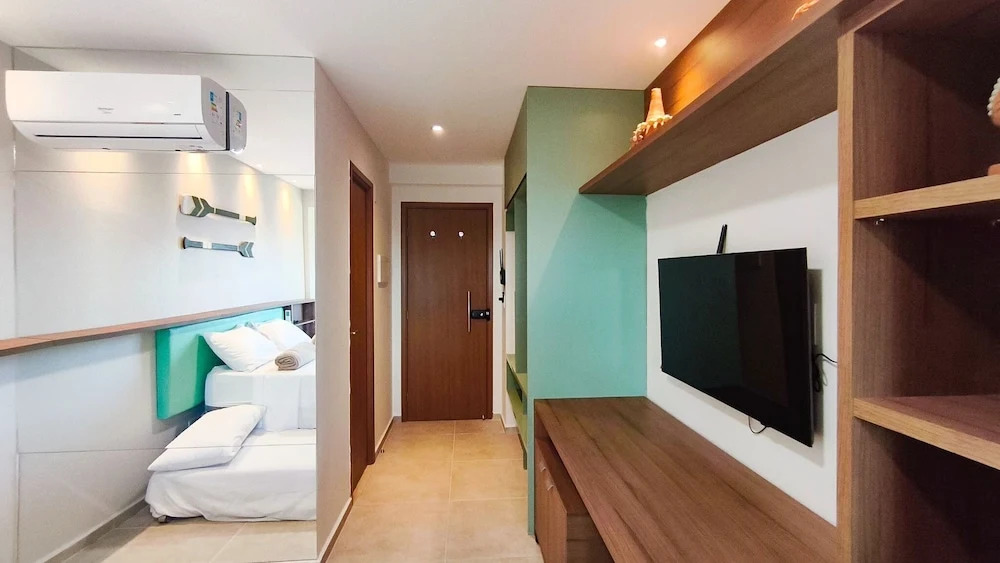 Max Carneiros Suites by CTA