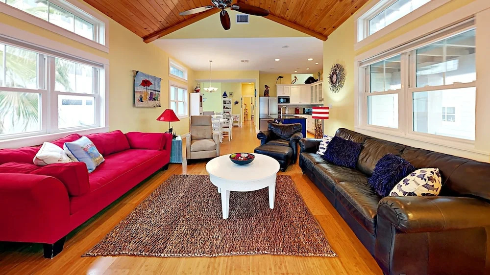 Banyan Beach House - Three Bedroom House