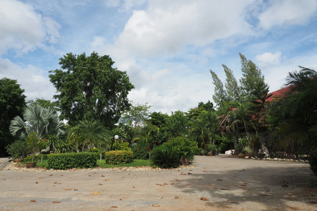 ภูตะวัน กาญจน์ รีสอร์ท Phutawan Kan Resort