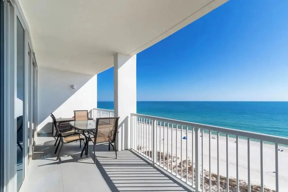 Island Tower 903