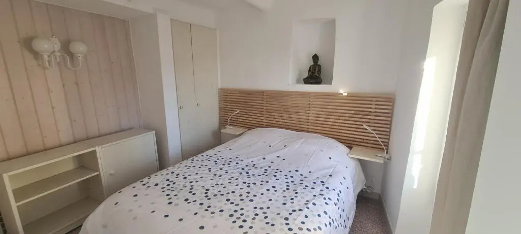 Rue du Vieux Château - Beau F2 avec Vue Mer Exceptionnelle - Refait a neuf