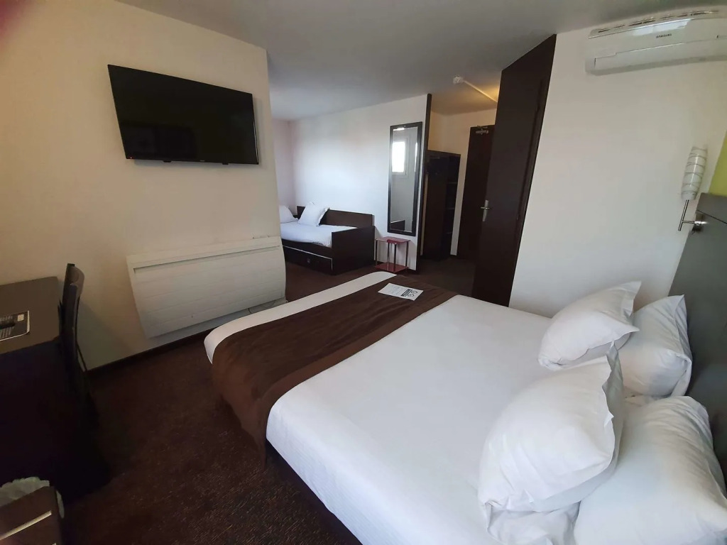 Enzo Hotels Cannes-Écluse by Kyriad Direct