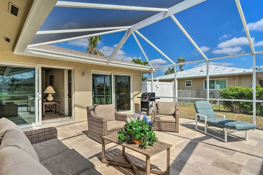 6 Mi to Dtwn Cape Coral Home with Spacious Lanai