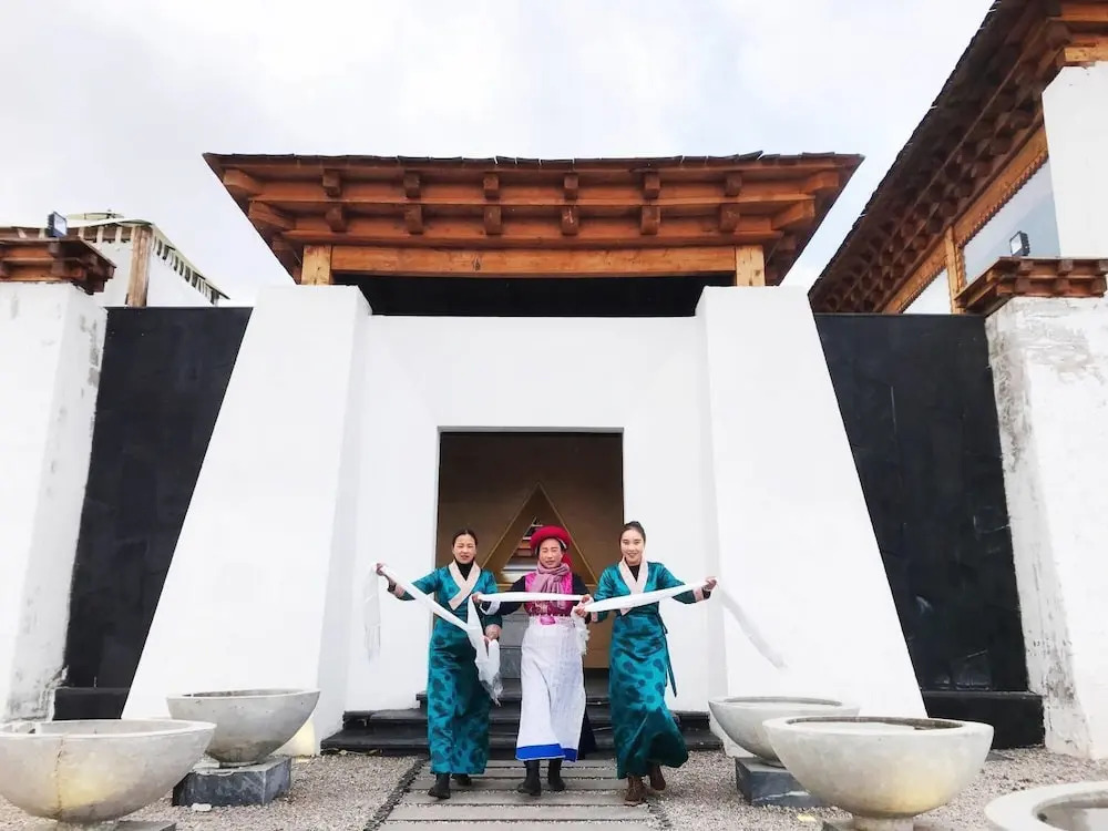 Shangri-La Salloi Rustic Luxury Hotel