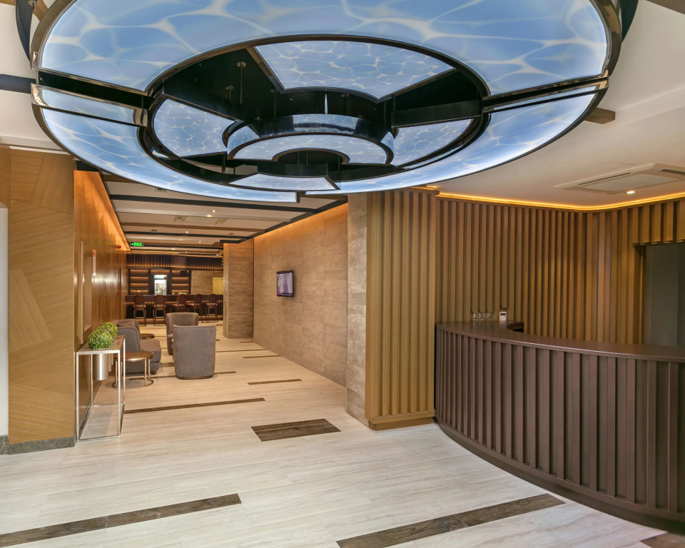 B Business Hotel & Spa