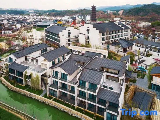 Wunvzhou Dreamless Lake Resort Hotel