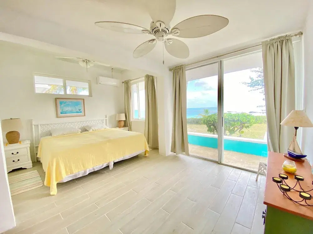 Coastal Haven: Newly Renovated Beachfront Cottage With Pool